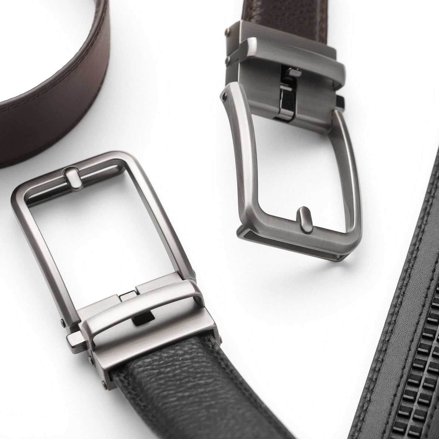 FORGE & FOUNDRY × TEN EMBERS - THE BLACK LEATHER RATCHET BELT