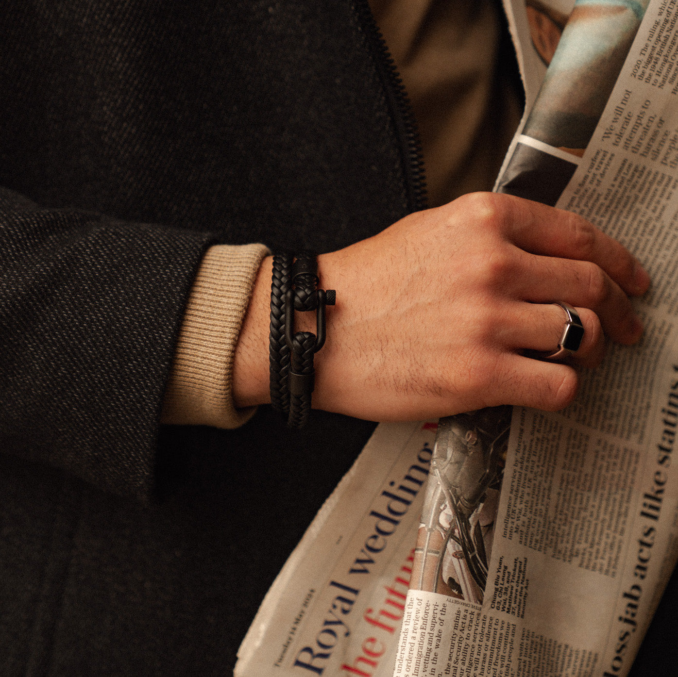 Men's black leather D-shackle bracelet