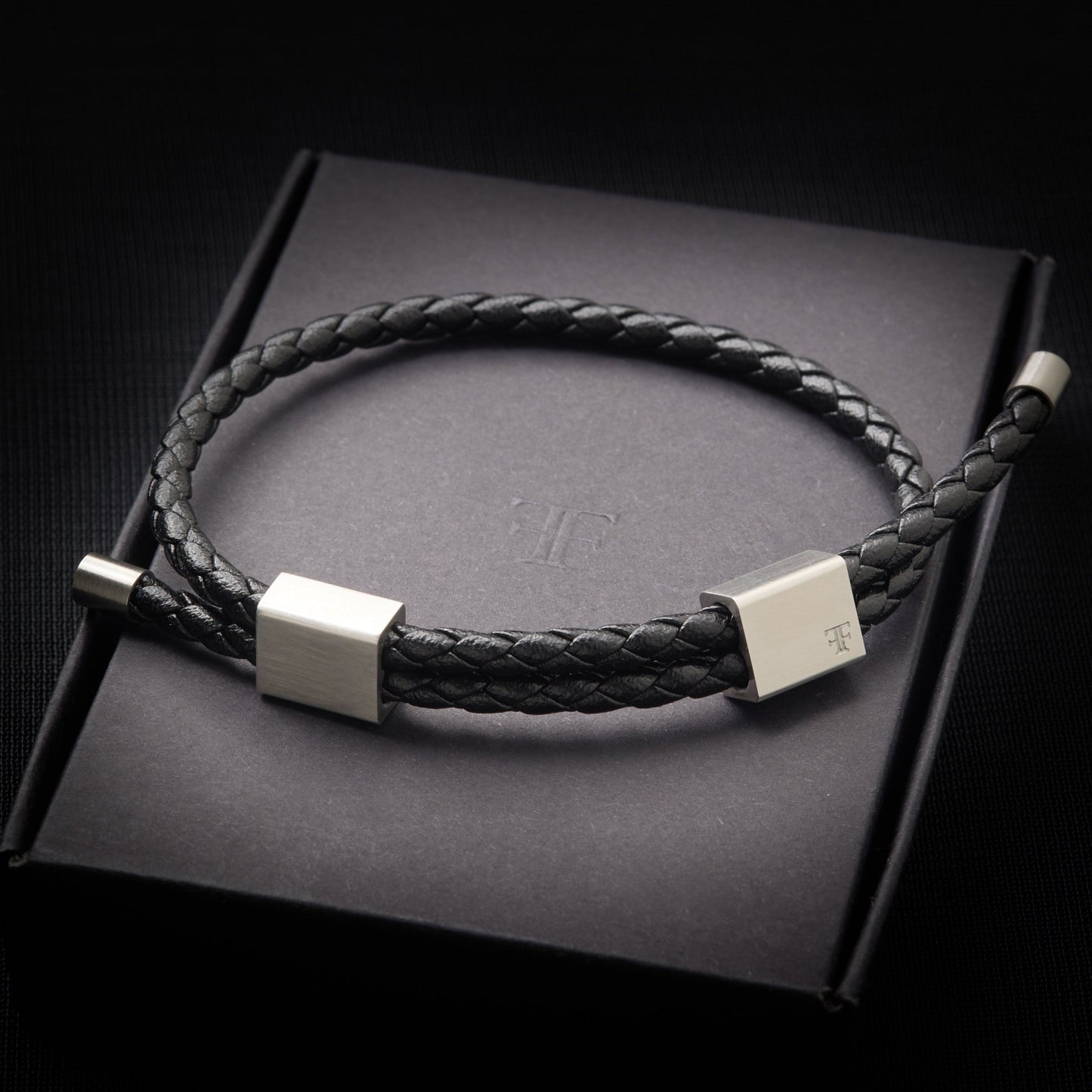 Men's leather and steel adjustable bracelet