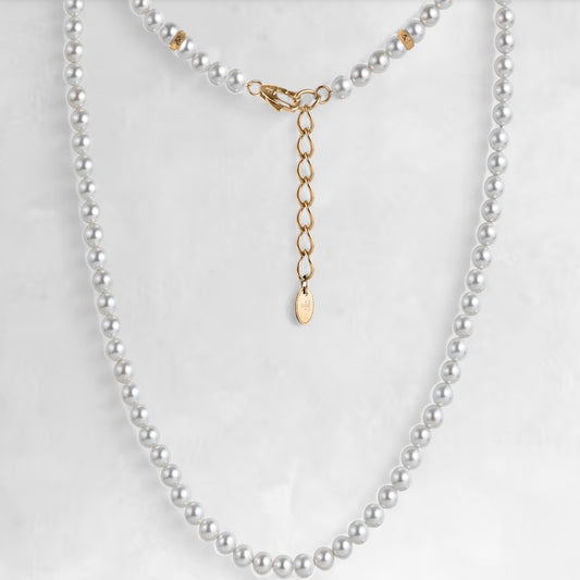 Men's pearl necklace with gold metal accents