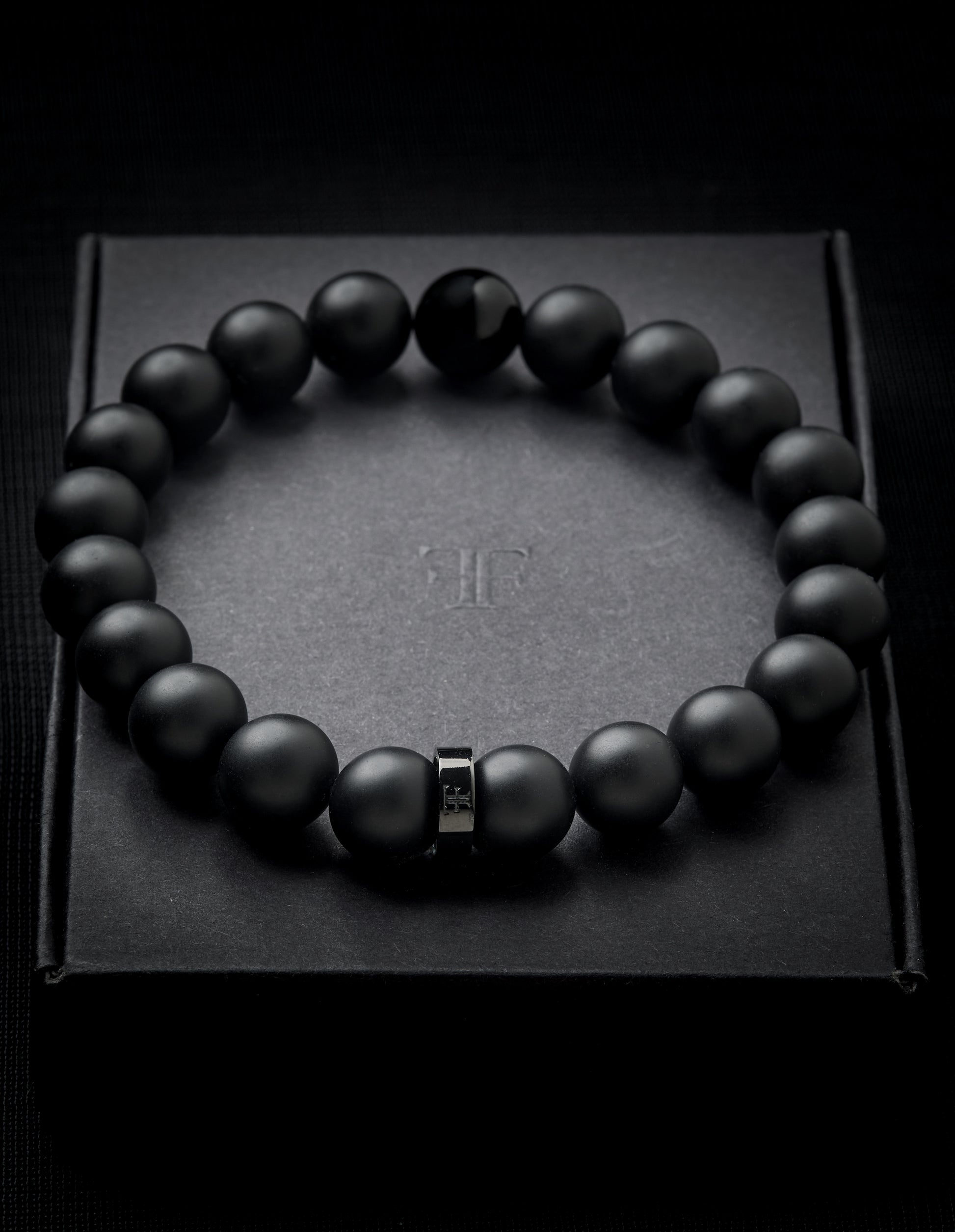 men's 10mm black onyx matte bead bracelet - box image 