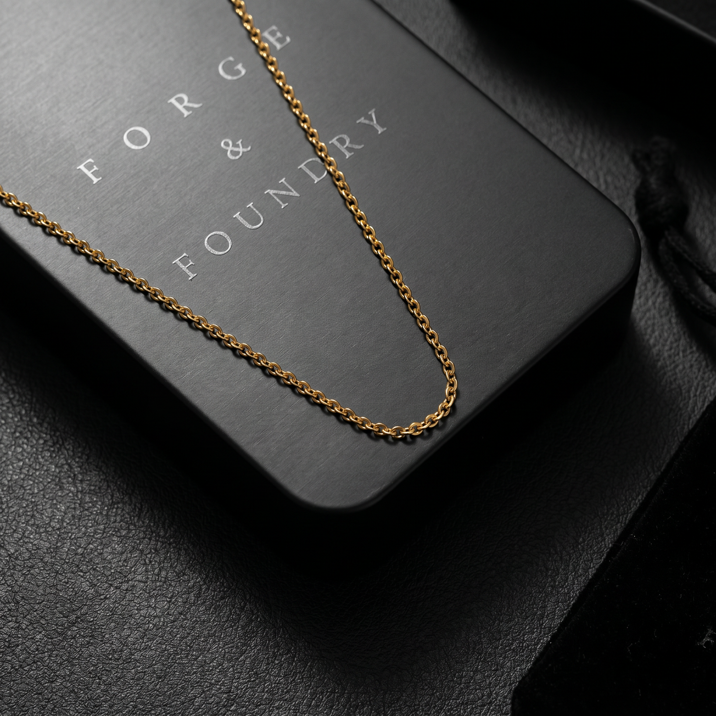 HATTON [MINIMALIST GOLD OVAL CHAIN]