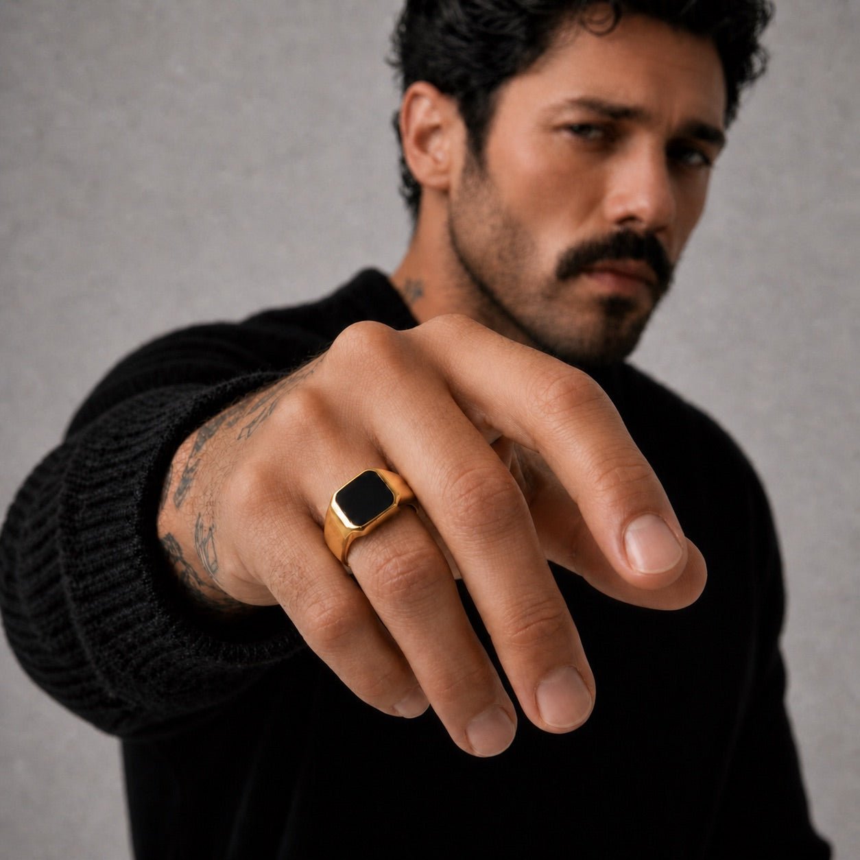 GOLD ONYX SIGNET RING - Forge & FoundryringForge & Foundry