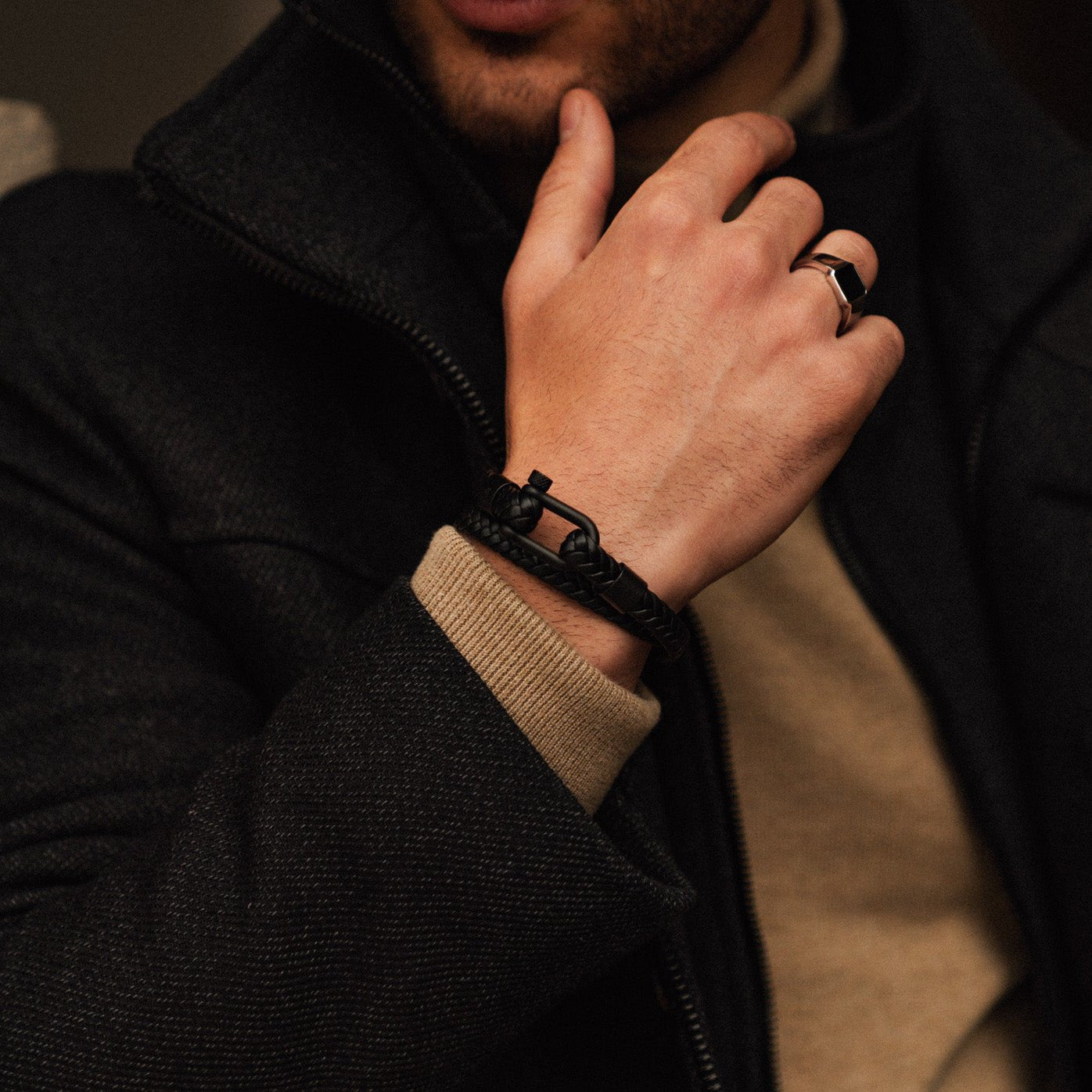 PIONEER [D - SHACKLE TWISTED LEATHER] - Forge & FoundryLeatherForge & Foundry