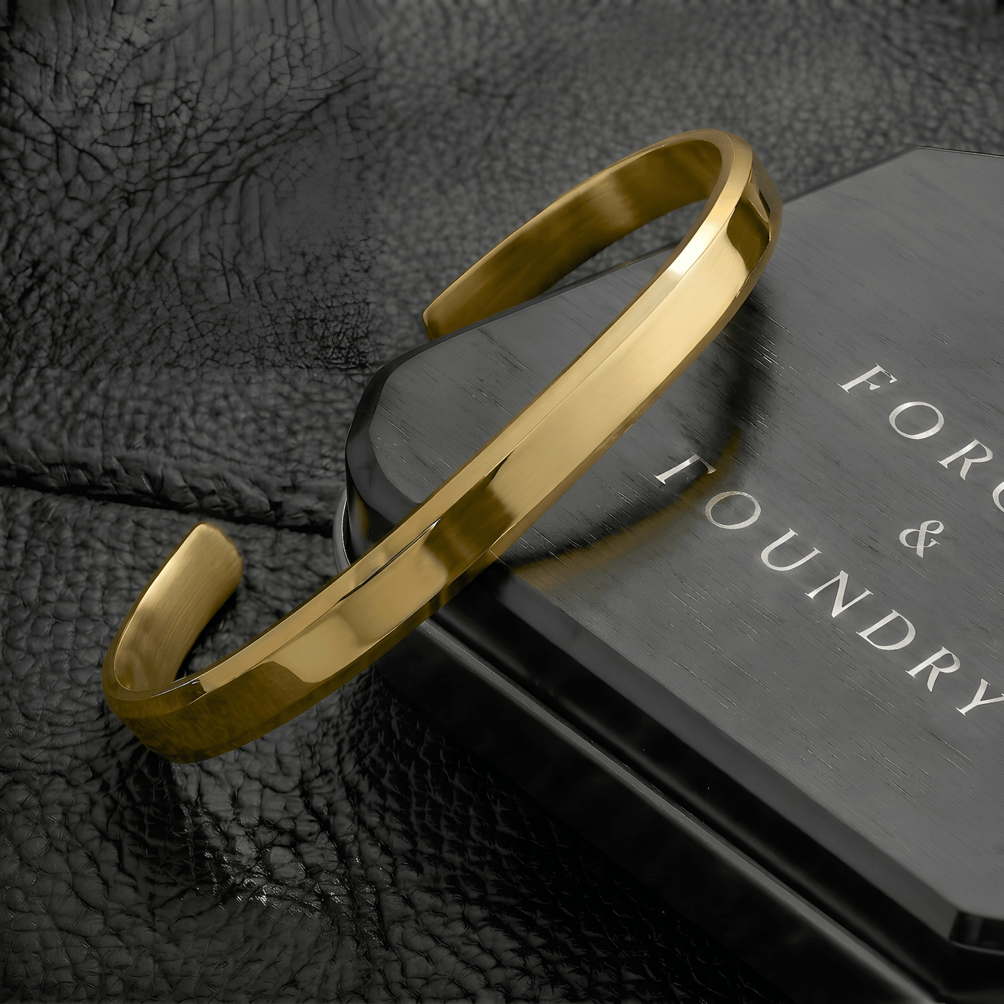 RAVICK [6MM ADJUSTABLE 18K GOLD - PLATED TITANIUM CUFF] - Forge & FoundryCuffForge & Foundry