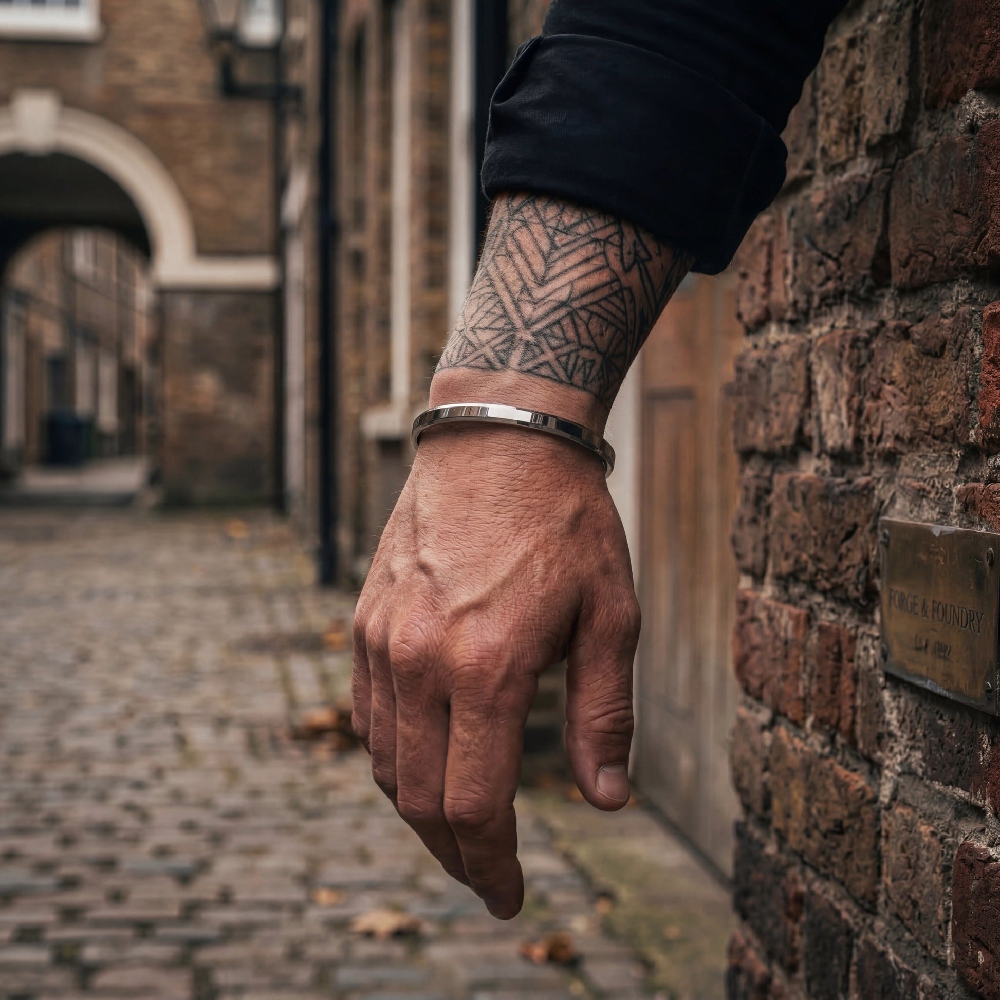 RAVICK [6MM ADJUSTABLE TITANIUM CUFF - PERSONALIZED] - Forge & FoundryPersonalisedForge & Foundry