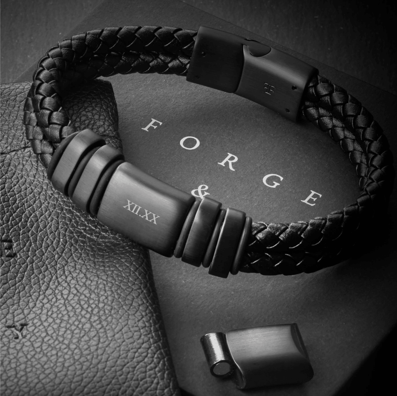Special Replacement Service - Navarro [Double Leather - Black - Personalized] - Forge & FoundryForge & Foundry
