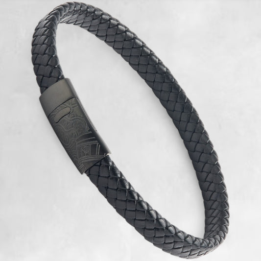 Men's artist-engraved twisted leather bracelet with black clasp