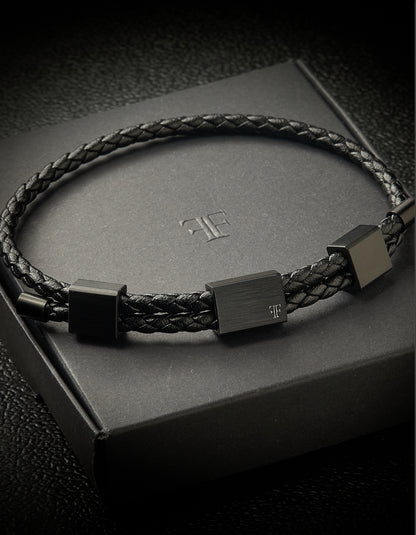 Leather Bracelet "DRAPERS" (Triple Clasp)