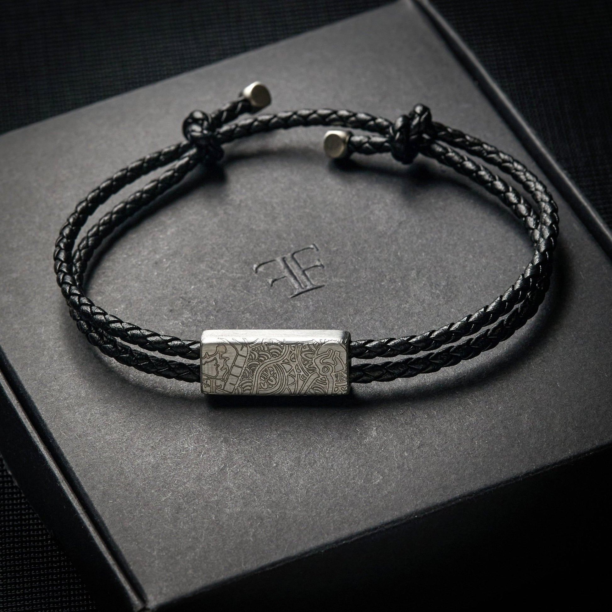 DAPLYN [ETCHED TWISTED ADJUSTABLE LEATHER] - Forge & FoundryLeatherForge & Foundry